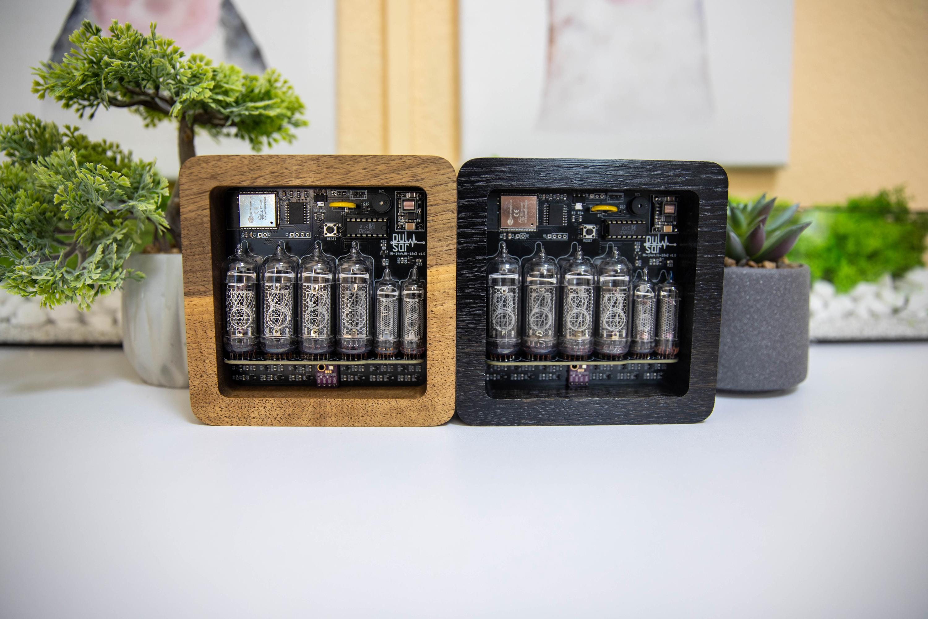 Nixie Tube Clock Pulsar IN14+IN16