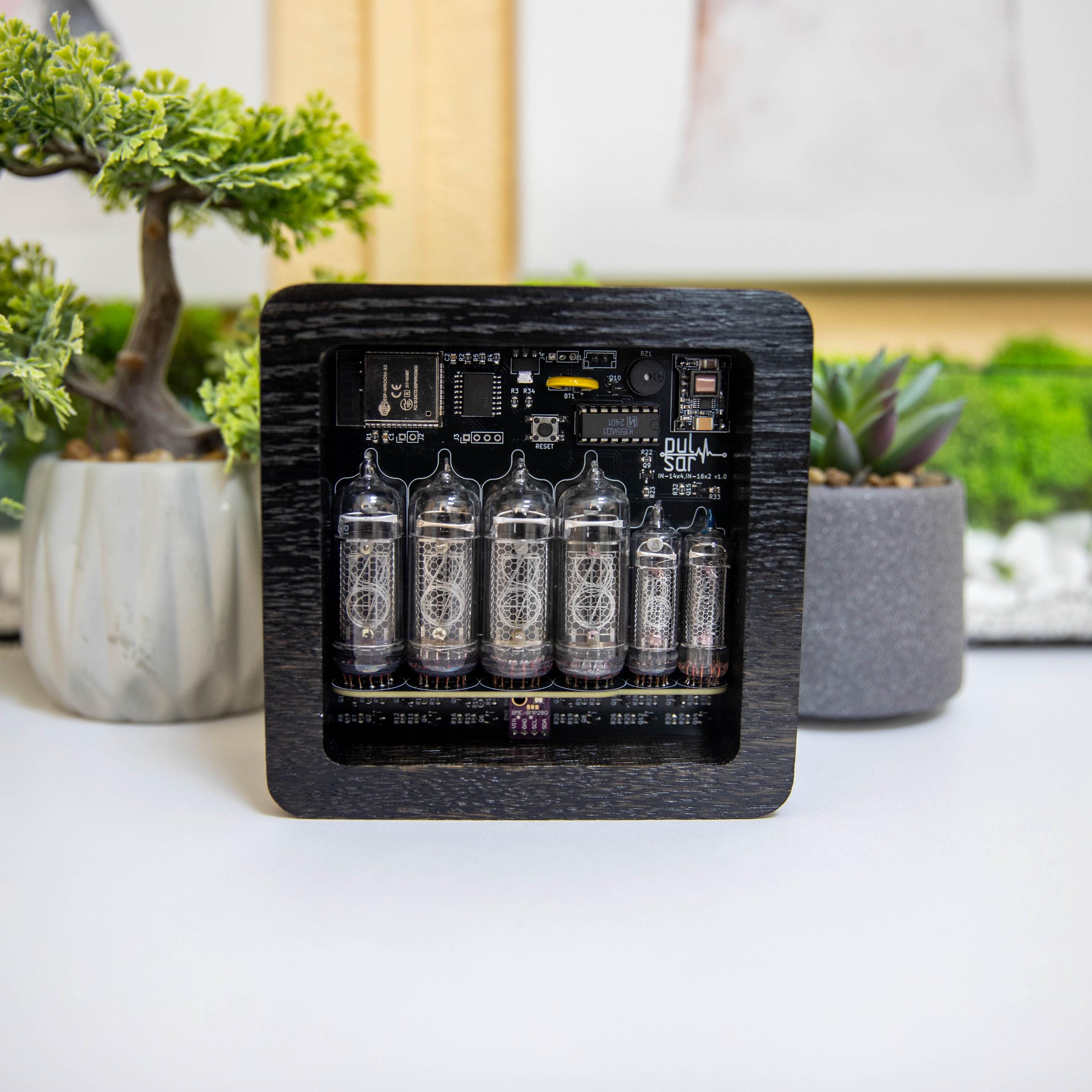 Nixie Tube Clock Pulsar IN14+IN16